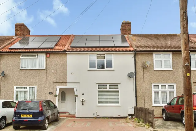 Stonard Road, Dagenham, RM8, photo 1