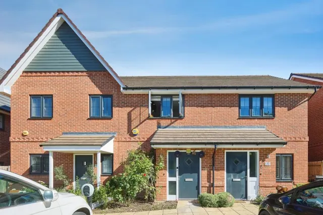 Rye Way, Finchwood Park, RG40, photo 1
