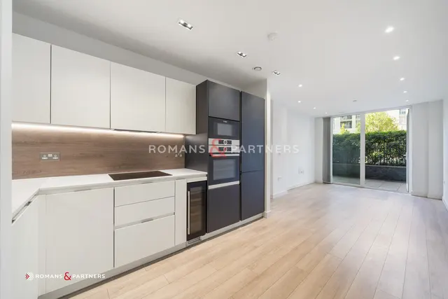 Hadleigh Apartments, Woodberry Down, N4, photo 1