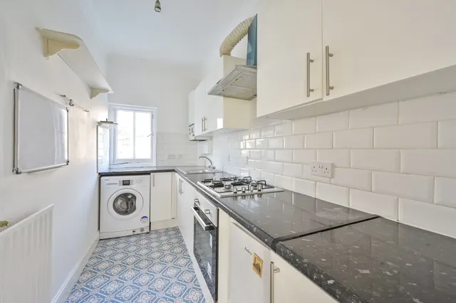 Photo 3 — 223b Kingston Road, London