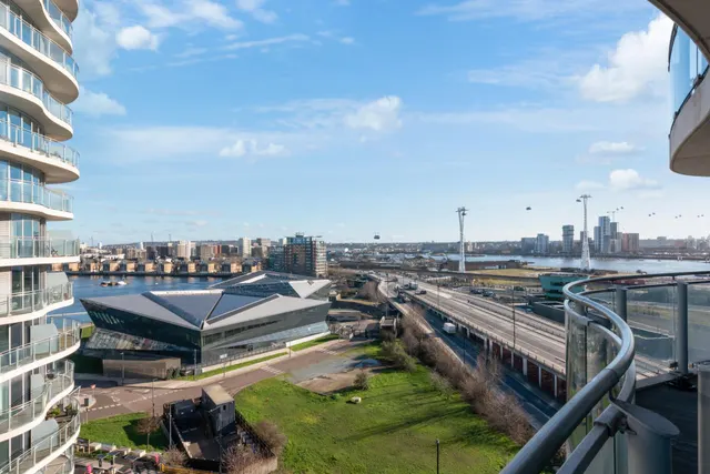 Tidal Basin Road, London, E16, photo 3