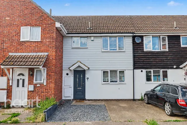Ruaton Drive, Clacton-On-Sea, CO16, photo 1