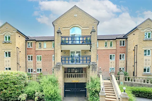 Harrogate Road, Leeds, LS17, photo 1