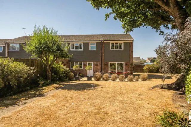 Sagecroft Road, Thatcham, RG18, photo 1