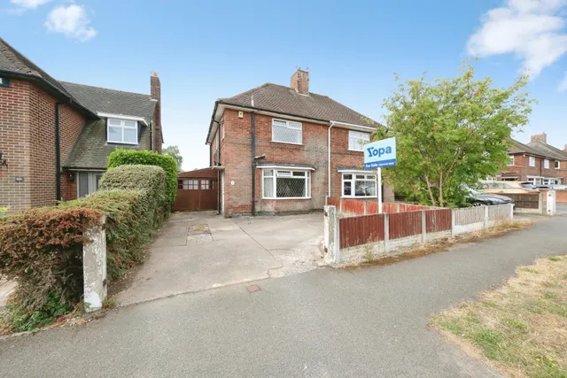 Long Hill Rise, Nottingham, NG15, photo 1