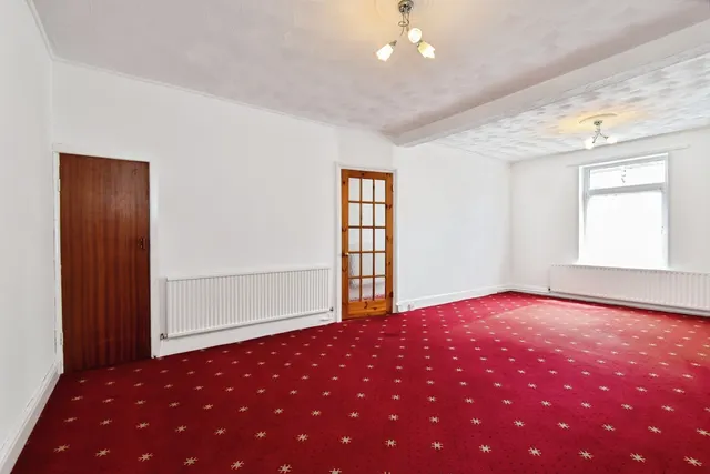 Abercrave Terrace, Caehopkin, SA9, photo 3