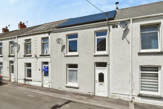Abercrave Terrace, Caehopkin, SA9, photo 1