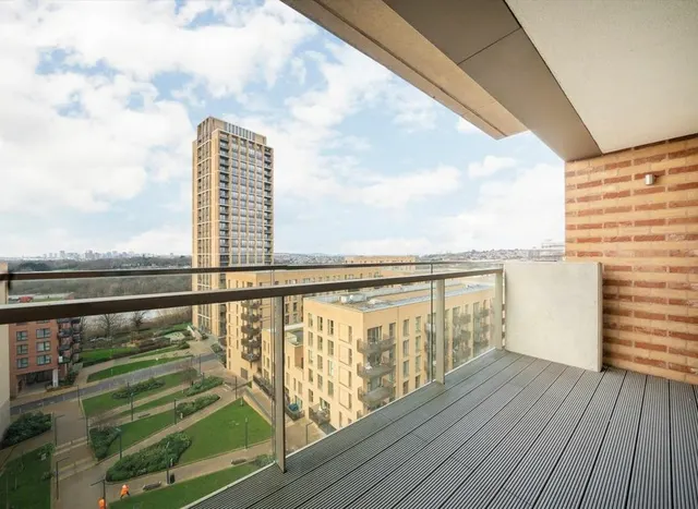 Damsel Walk, West Hendon, NW9, photo 1