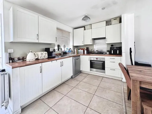 Webb Lane, Broughton, HP22, photo 3