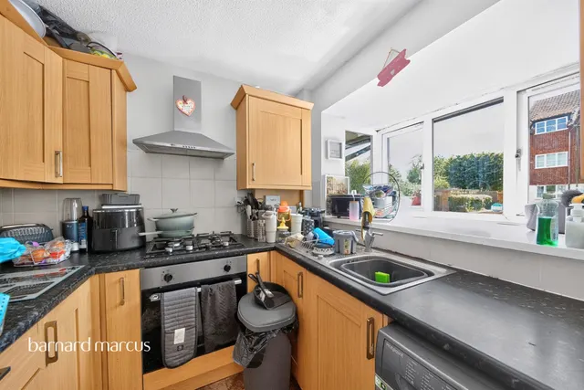 Galdana Avenue, Barnet, EN5, photo 2