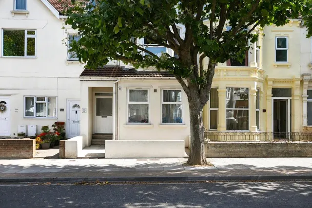 London Road, PO2, photo 1