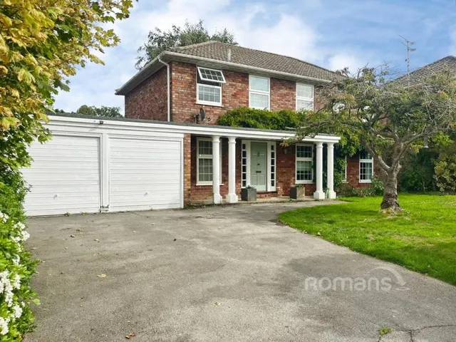 4 bedroom house, Parkhurst Fields, Churt, GU10