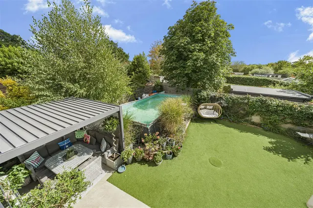 Photo 2 — Meadow Way, Fifield, Maidenhead, SL6 2PE