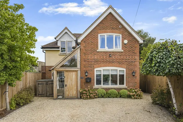 Meadow Way, Fifield, Maidenhead, SL6 2PE, photo 1
