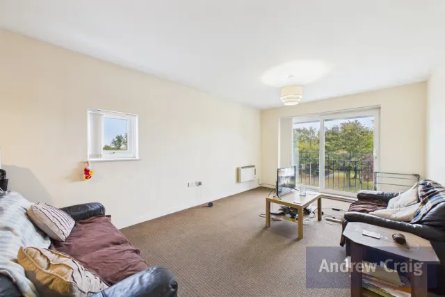 Appletree Court, Gateshead, NE8, photo 2