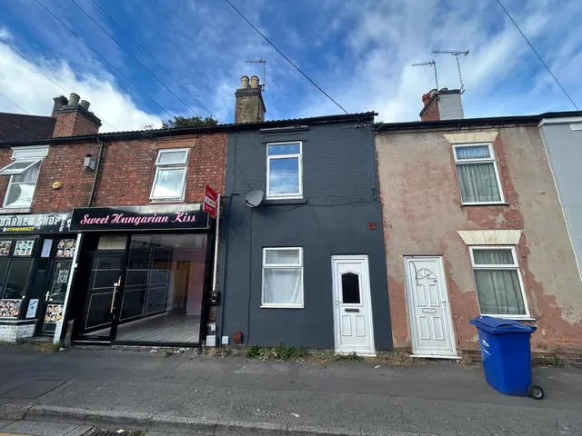 Uxbridge Street, Burton upon Trent, DE14, photo 1