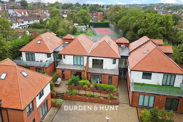 Eden Avenue, Chigwell, IG7, photo 1