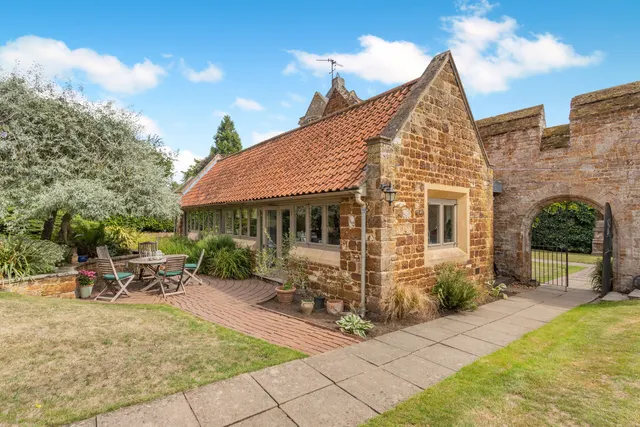 Mackworth Drive, Finedon, NN9, photo 3