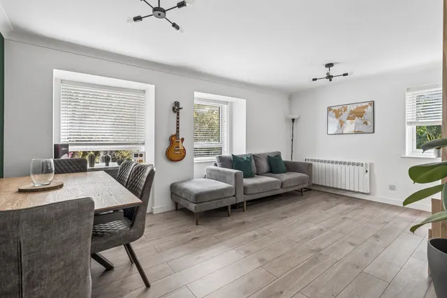 Photo 2 — Savill Way, Marlow SL7 1TH