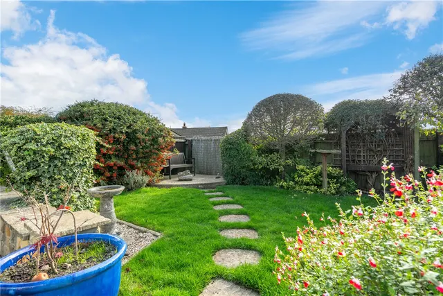Priory Way, Sleaford, NG34, photo 2
