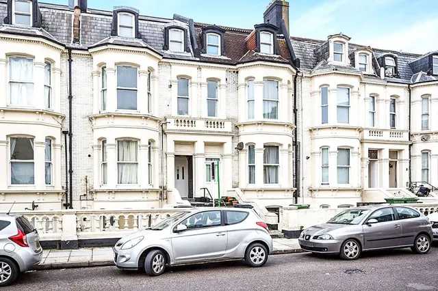 Alhambra Road, Southsea, PO4, photo 1