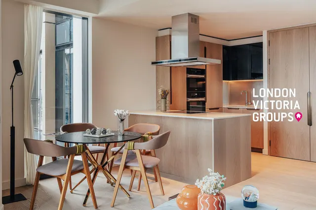 Nine Elms Lane, London, photo 2