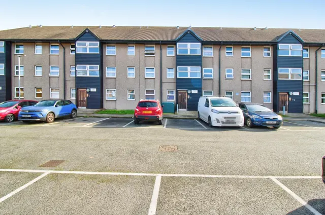Barberry Close, Romford, RM3, photo 1