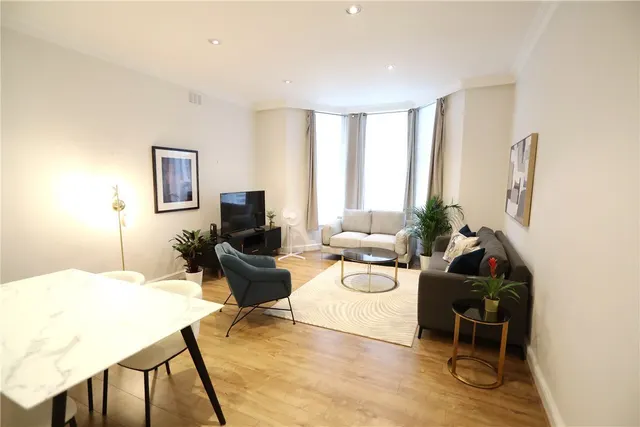 Cheniston Gardens, Kensington, London, W8, photo 1