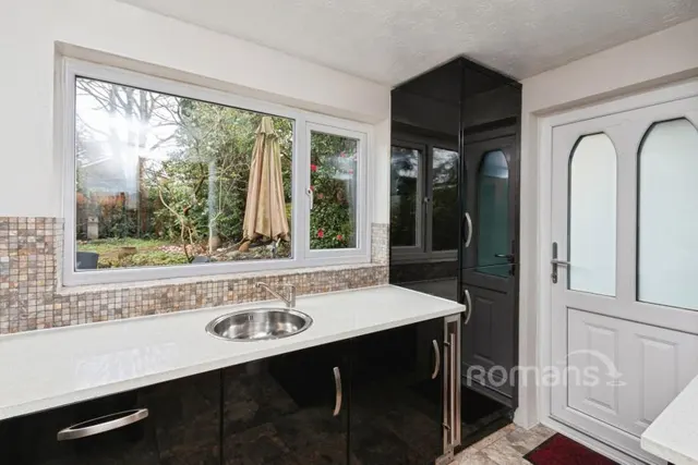 Buttermere Drive, Camberley, GU15, photo 3