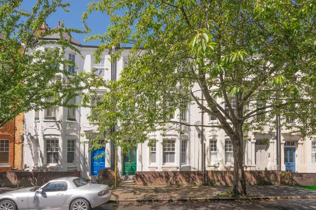 70b Hackford Road, London, photo 1