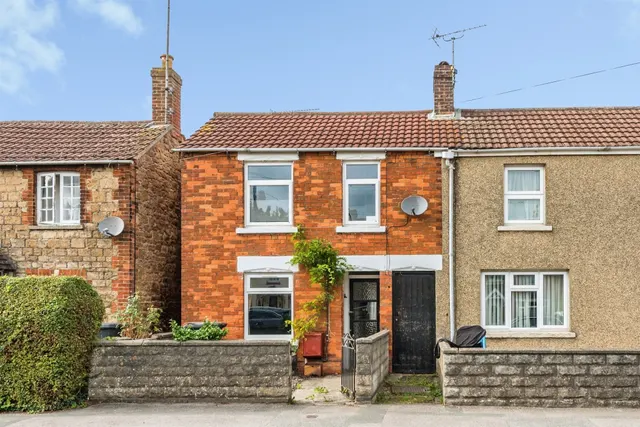 Kingsdown Road, Swindon, SN2, photo 1
