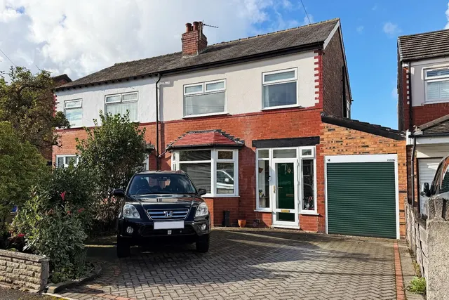 Hawthorn Avenue, Timperley, WA15, photo 1