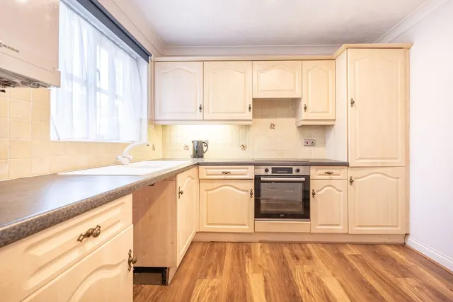 Victoria Road, Crowborough, TN6, photo 3