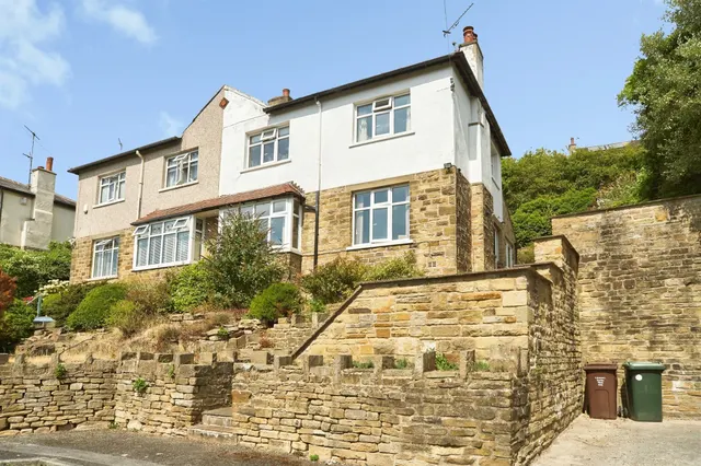 Ridgemount Road, Riddlesden, Keighley, photo 1