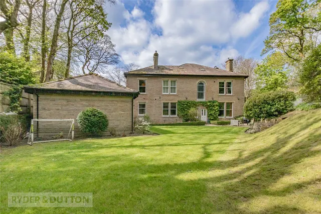Kinders Lane, Greenfield, OL3, photo 2