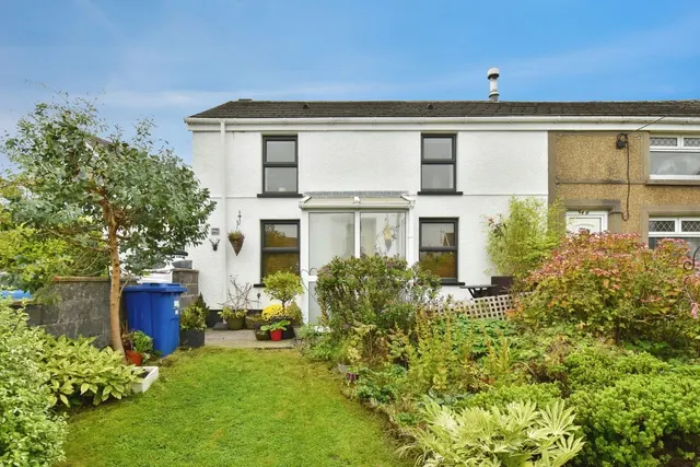 Gwilym Road, Cwmllynfell, SA9, photo 1