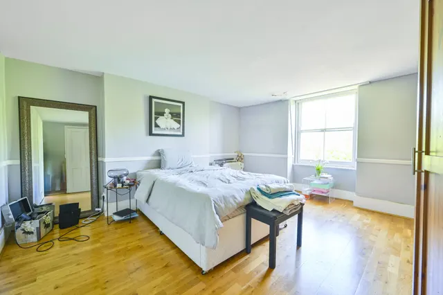 Photo 2 — Flat 4, 118 Hamilton Terrace, London