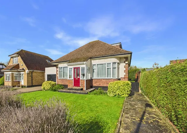 Howletts Lane, Ruislip, HA4 7SA, photo 1