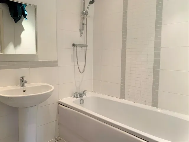 Lanadron Close, Isleworth, TW7, photo 3