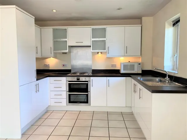 Lanadron Close, Isleworth, TW7, photo 2