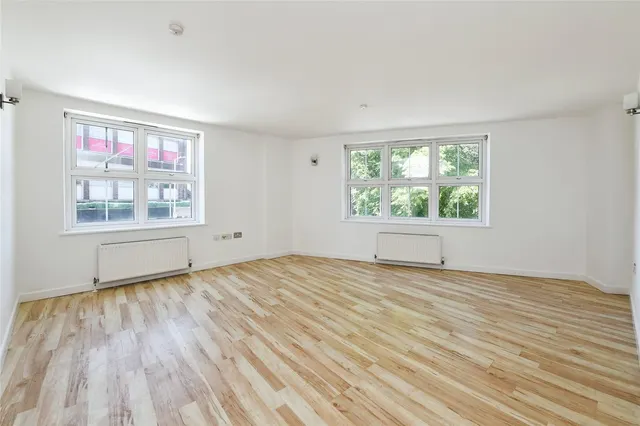 Photo 2 — Western Road, Brentwood, CM14