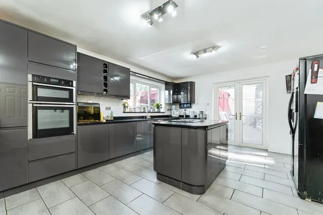3 bedroom house — Silver Street, March