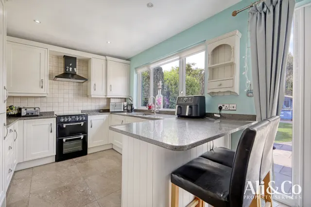 Photo 3 — Waverley Gardens, Grays, Essex, RM16 2TJ