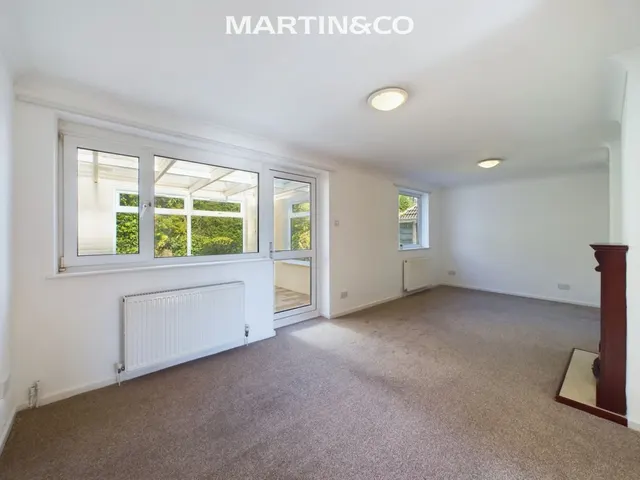 Photo 2 — Oaklands Drive, Wokingham