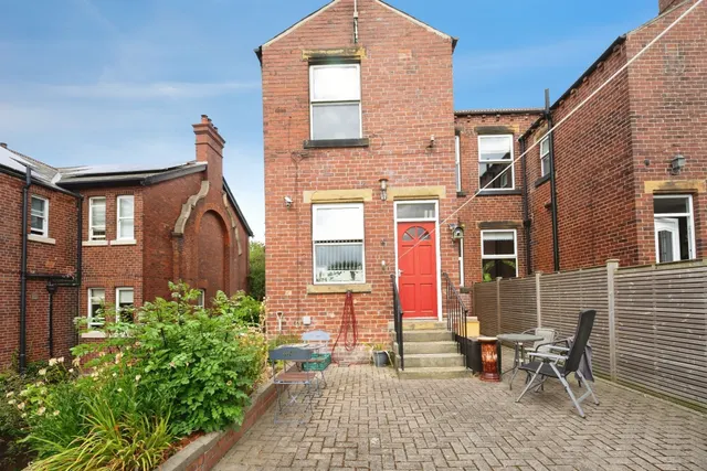 Photo 2 — Bradford Road, Wakefield