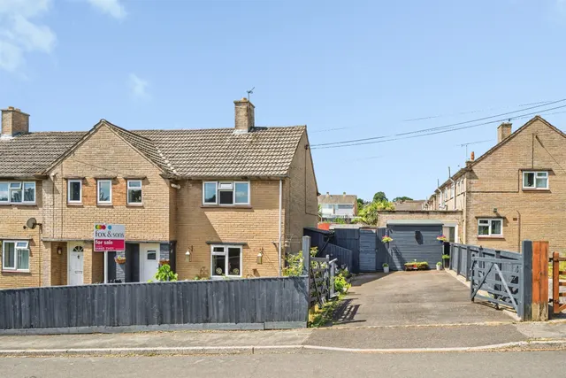 Langmead Place, Crewkerne, photo 1