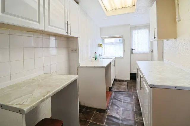 Coedpenmaen Road, Pontypridd, CF37, photo 3