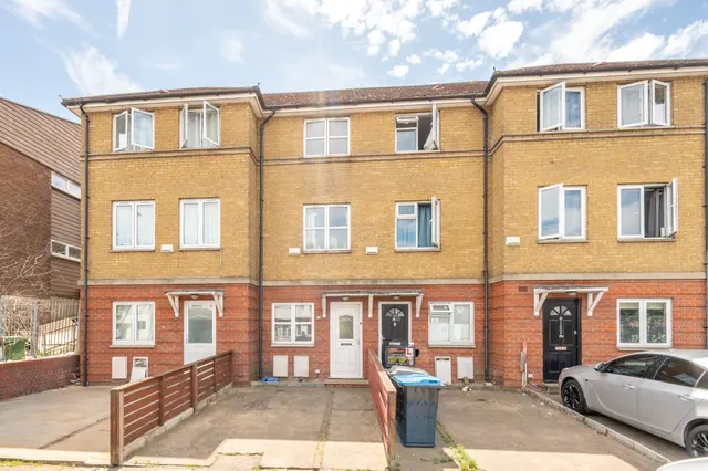 105c Burnley Road, London, photo 1