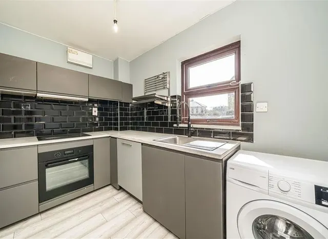 Photo 3 — Endwell Road, Brockley, SE4