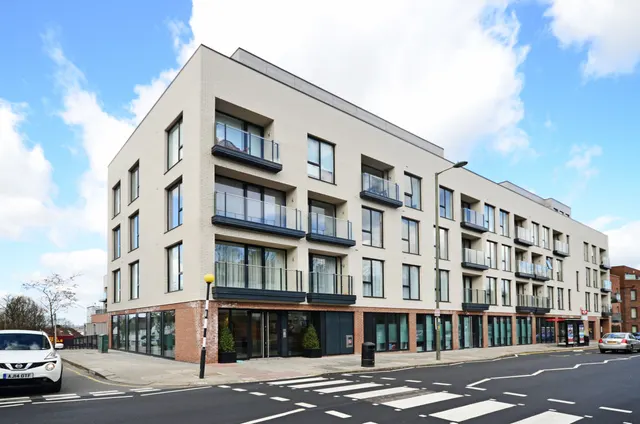 12 Waldorf Place, 3 Fairmont Mews, London, photo 1